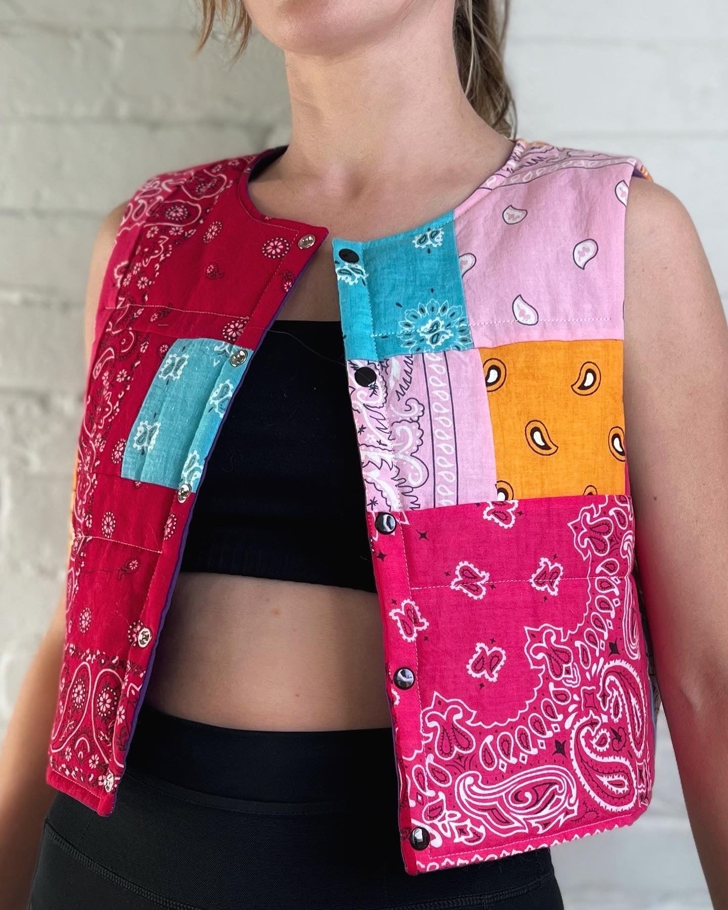 Reworked reversible crop mini patchwork quilt puffer vest with snap buttons size small